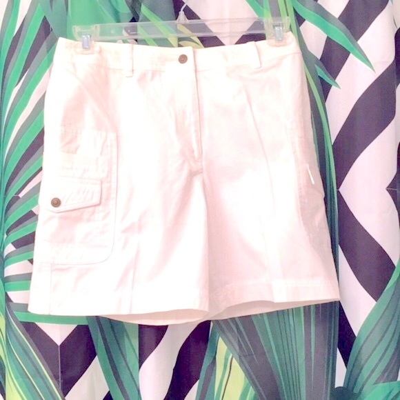 0401~Single-pleated RAFAELLA Satin Shorts